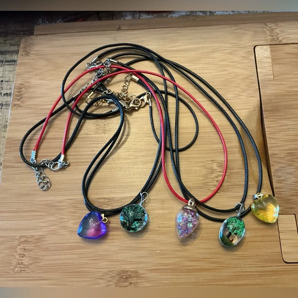 Set of 5 Pendant Necklace